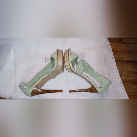 Halston Mint Green Open toe heels. New without tags. Leather Straps. Size 6 1/2M - Picture 5 of 12